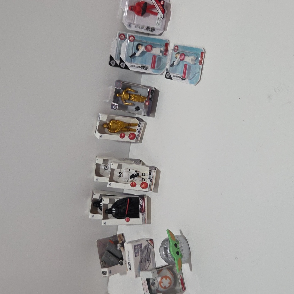 Disney Mini Brands Star Wars Ultra Rare 14 Toys